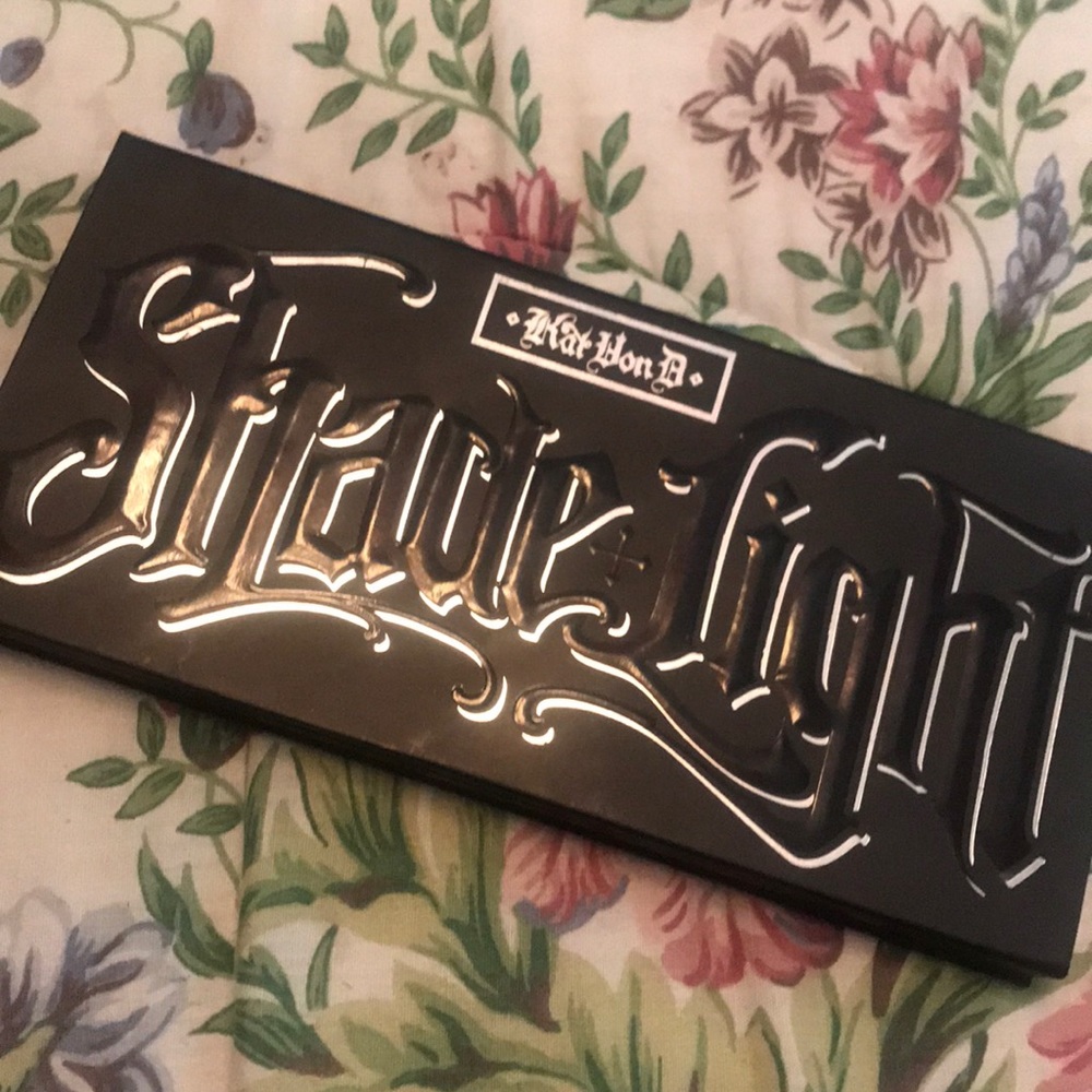 Kat Von D Shade& Light Contour Kit